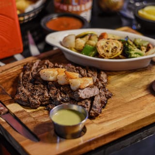 Azteca Steak Plate